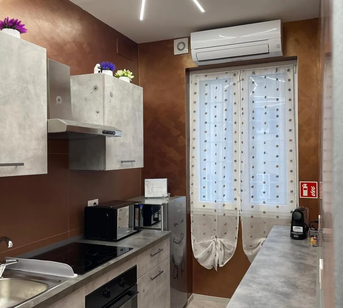 Breath Of Rome 5 Min A Piedi Metro B Sanpaolo Poche Fermate Dal Centro Di Roma Apartment