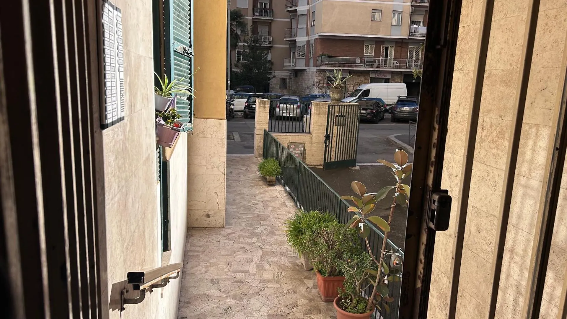 Breath Of Rome 5 Min A Piedi Metro B Sanpaolo Poche Fermate Dal Centro Di Roma Apartment